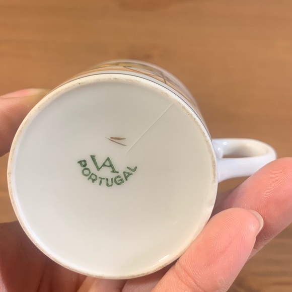 Small Cup carriage coach Scroll-Arched vintage Paris porcelain Made In Portugal - Picture 10 of 13